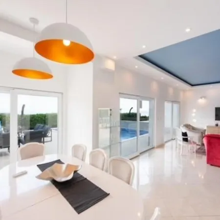 Holiday home Mit Privatpool Fuer 10 Personen Ca 227 Qm In Poljane, Kvarner Bucht Gespanschaft Primorje-gorski *